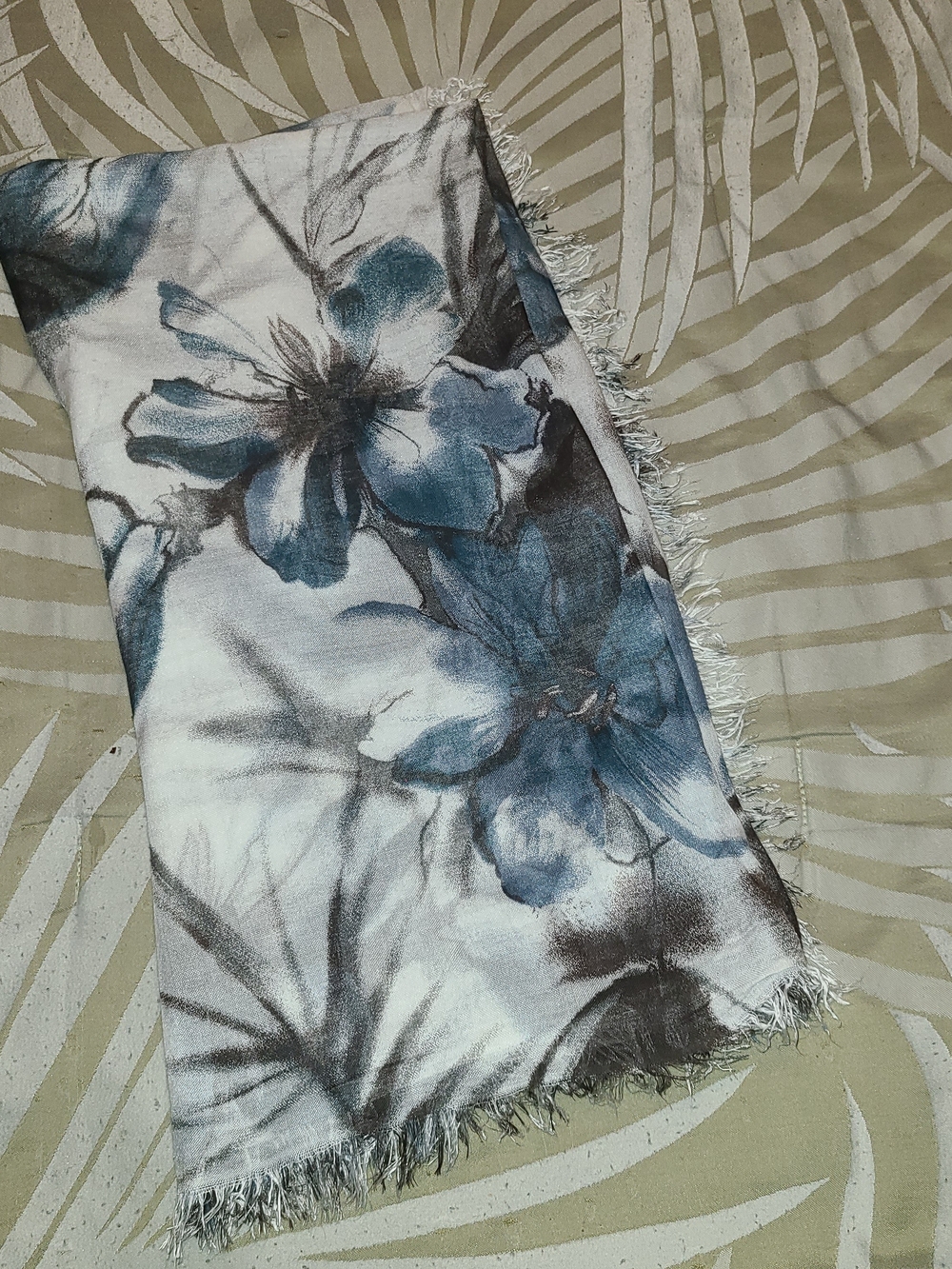 Nardi & Tagliaferri Blue Gray Floral Scarf Wrap, Made in Italy - Picture 4 of 6